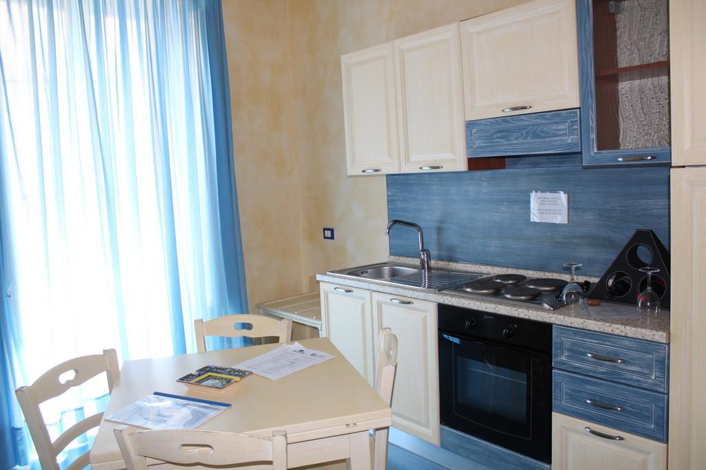 Hotel Residence Le Chiavi Di San Francesco Trapani Szoba fotó