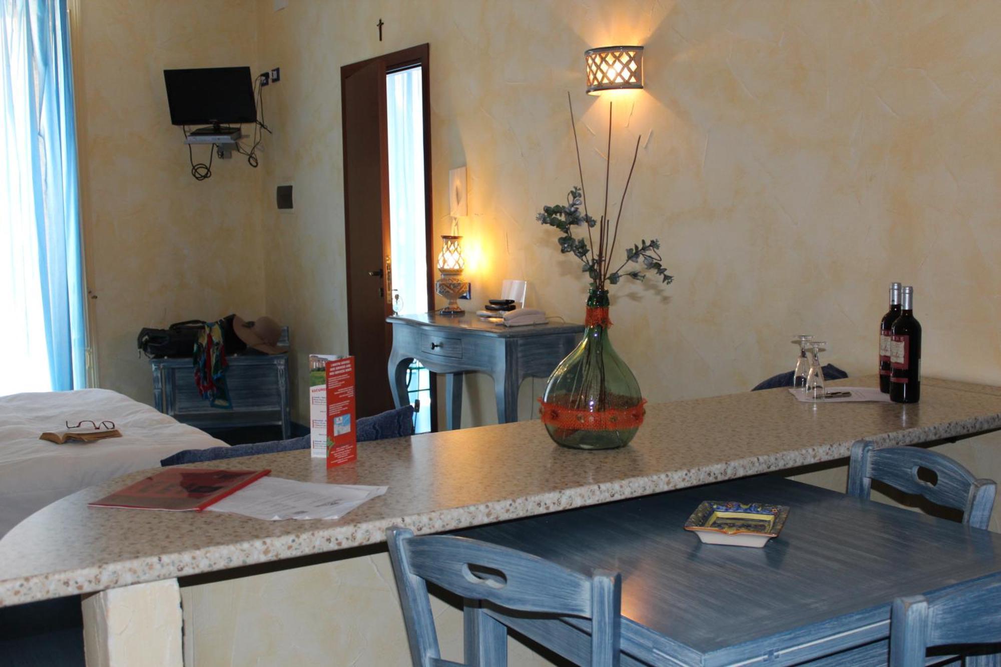 Hotel Residence Le Chiavi Di San Francesco Trapani Szoba fotó